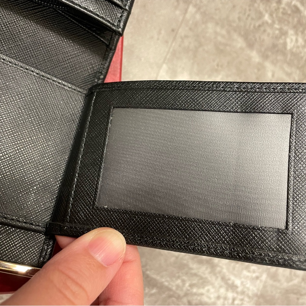 100% Authentic Salvatore Ferragamo Black Wallet - Picture 10 of 12